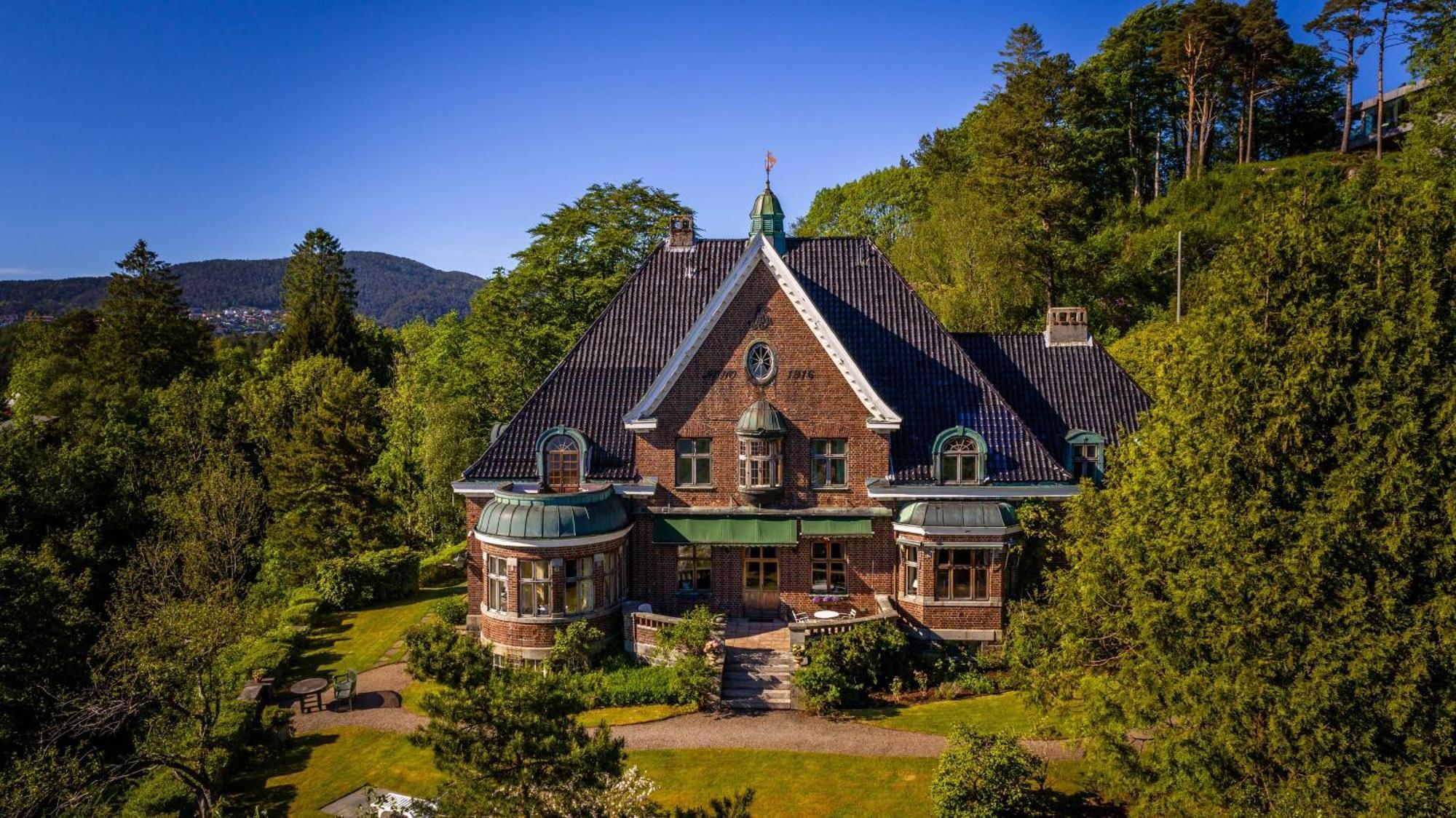 Unique Victorian Villa With Private Coastline Bergen Exteriér fotografie
